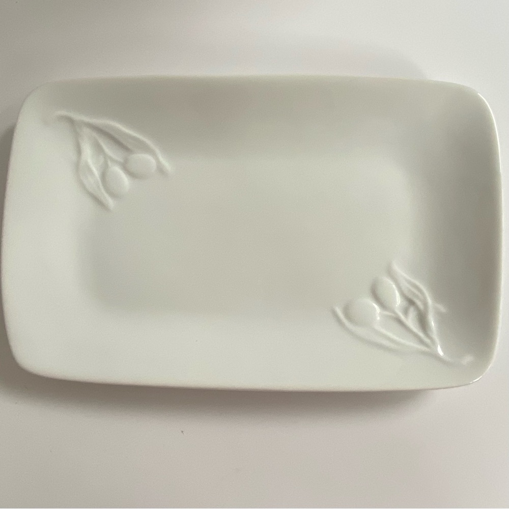 Crate & Barrel Plate Porcelain with Raised Olive Design For Cheese Snacks mint!